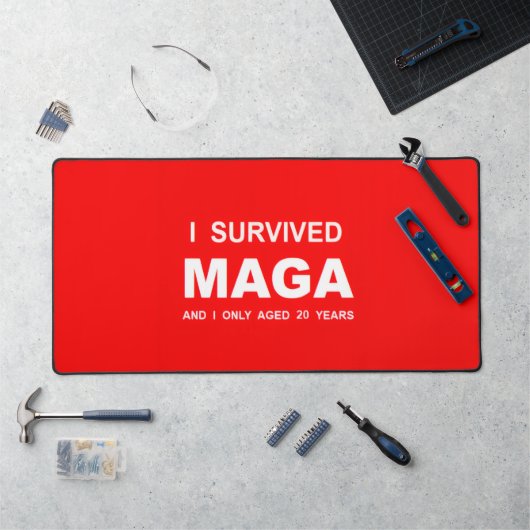 I Survived MAGA  デスクマット (ワークステーション)