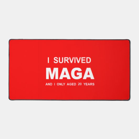 I Survived MAGA  デスクマット (正面)