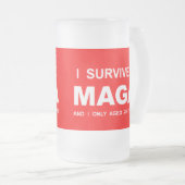I Survived MAGA フロストグラスビールジョッキ (正面右)
