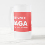 I Survived MAGA フロストグラスビールジョッキ (正面左)