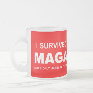 I Survived MAGA フロストグラスマグカップ
