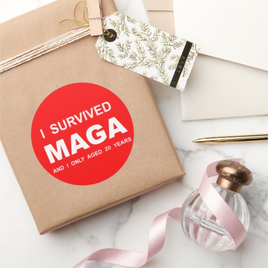 I Survived MAGA  ラウンドシール (ギフト)