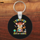 I Survived Six Seven Days Of School Cute Deer Stud キーホルダー (正面)