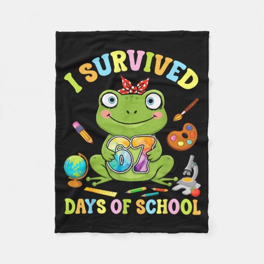 I Survived Six Seven Days Of School Cute Frog Stud フリースブランケット (正面)