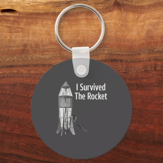 I Survived The Rocket Funny Apparel キーホルダー (正面)