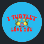 I Turtley Love You - Turtle おもしろい Romantic - クール ラウンドシール<br><div class="desc">これを得ユニークる、私はターリー愛する、ロマンチックな贈り物のアイディアはおもしろい、衣服に亀の恋人の男性と女性のための引用文を含む家族や友達と会う時に、誕生日の贈り物、バレンタインや休日素晴らし。この贈り物を愛する。</div>