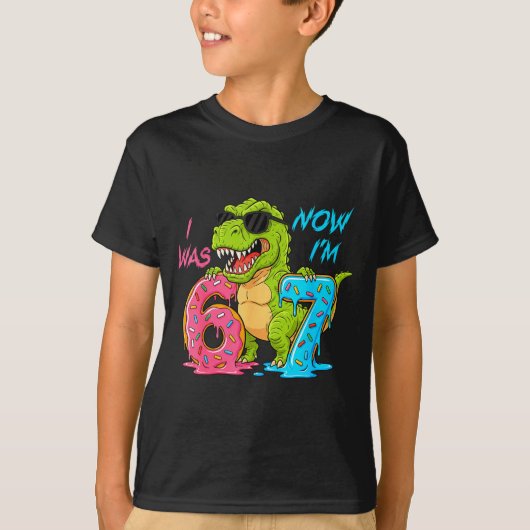 I Was Six Now I'm Seven T-rex Dinosaur 67 Meme 7th Tシャツ (正面)