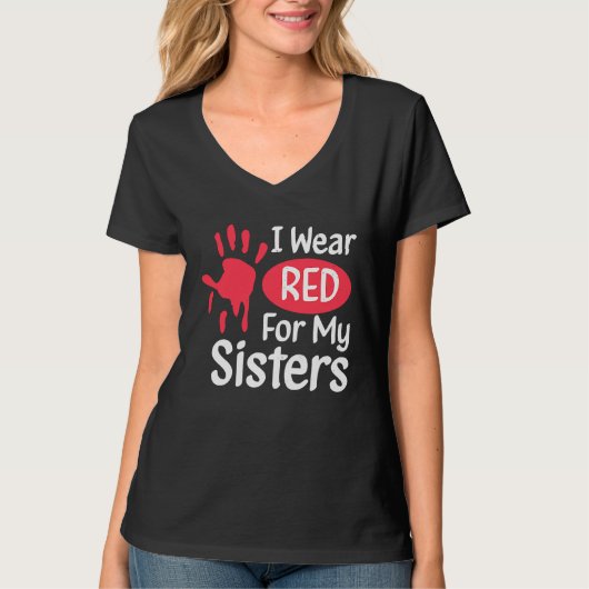 I Wear Red For My Sisters Native American Cherokee Tシャツ (正面)
