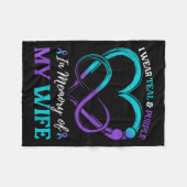 I Wear Teal &amp; Purple In Memory Of My Wife  フリースブランケット (正面(横))