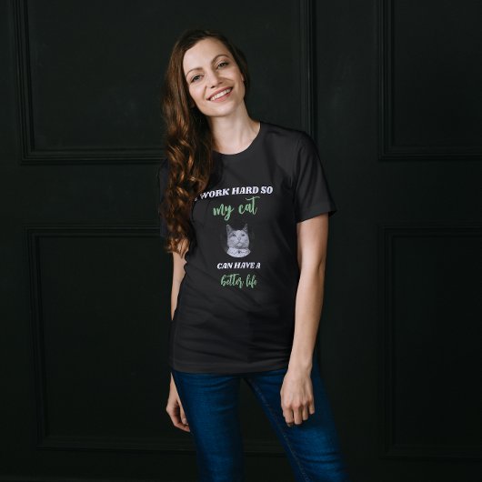 I Work懸命- Personalizable Cat Photo Tシャツ