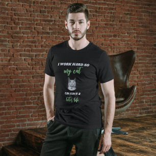 I Work懸命- Personalizable Cat Photo Tシャツ