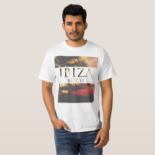 IbizaのビーチのTシャツのTシャツの人のギフト Tシャツ (正面フル)