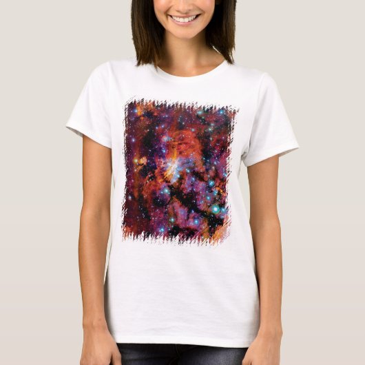 IC 4628 エビ星雲 - カラフルな宇宙の写真 Tシャツ (正面)