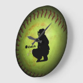 iCatch fastpitchソフトボール選手のシルエット ラージ壁時計 (傾斜)
