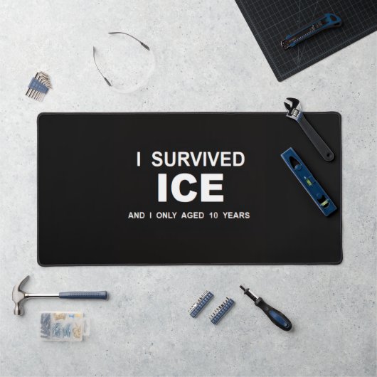 ICEを生き延びた デスクマット (ワークステーション)