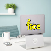 ICE反対 ファックICE 送還反対 レジストカー シール (デスク上のノートパソコン)