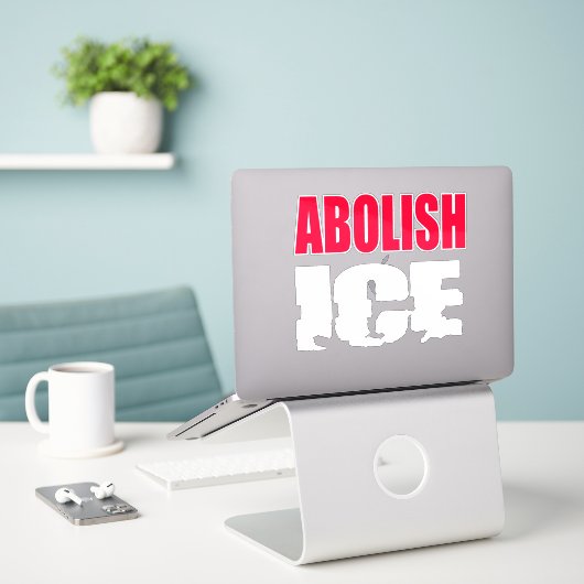 ICE廃止 シール (デスク上のノートパソコン)