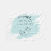 Ice Blue Labrador Retriever Dog Mom Self‑Care  フリースブランケット (正面(横))