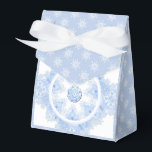 Ice blue snowflake フェイバーボックス<br><div class="desc">In winter,  these ice-blue snowflakes fall on my imaginary world. They have 7 branches,  soft blue tones and rhinestones embedded inside. For anyone who loves blue pastels and snowy holidays.</div>