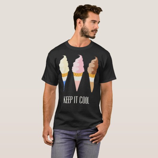 Ice Cream Cone Vanilla Chocolate Strawberry Tシャツ (正面フル)