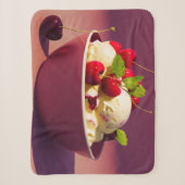 Ice cream sundae with cherries and syrup シェルパブランケット (正面)