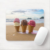 Ice creams on a beach  マウスパッド (マウス)