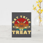 Ice Hockey Player Coach Halloween Pumpkin Hat Tric カード (黄色い花)