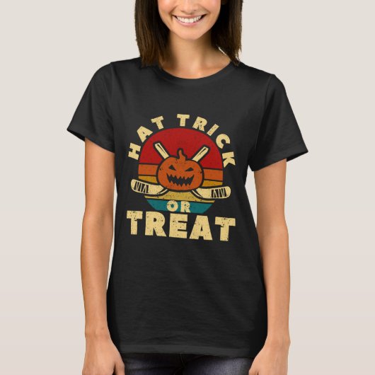 Ice Hockey Player Coach Halloween Pumpkin Hat Tric Tシャツ (正面)