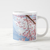 Ice & Snow | Cherry Blossoms Mt. Fuji Japan ジャンボコーヒーマグカップ (右)