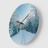Ice & Snow | Frozen Winter Road Russia, Siberia ラージ壁時計 (傾斜)