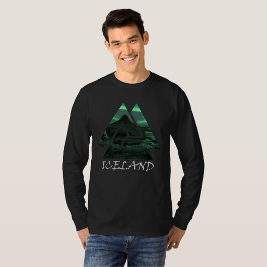 Iceland Northern Lights Triangle Nature Tシャツ (正面フル)