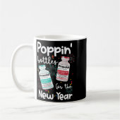 Icu Nurses New Year Eve Outfits Pn Bottles Cu Er N コーヒーマグカップ (左)
