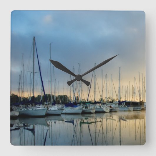 IIを突破 スクエア壁時計 (正面)