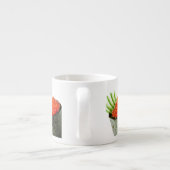 Ikura (サーモンピンクの卵) Gunkan Makiの寿司 エスプレッソカップ (裏面)