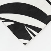 Illustrated Black And White Roses  フリースブランケット (角)