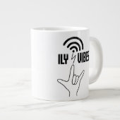 ILY ヴァイブス - 手話デザイン ジャンボコーヒーマグカップ (正面右)