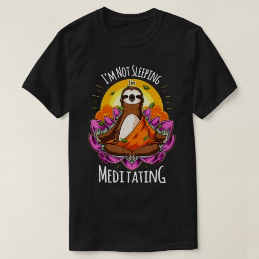 ImのYOGA Slothをめい想スリープ解除 Tシャツ (デザイン正面)