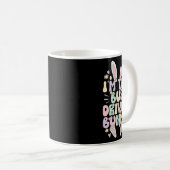 Imバスドライバイースターバニーバスイースターを運転 コーヒーマグカップ (正面右)