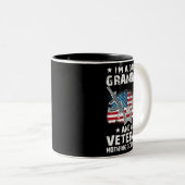 Im Aパパグランパと退役軍人USA国旗の退役軍人Fa ツートーンマグカップ (正面右)