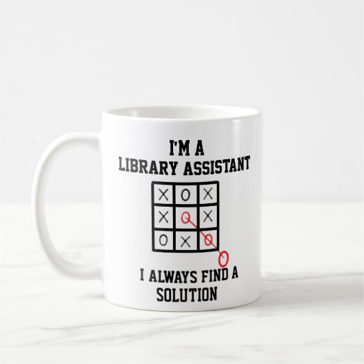 Im A Library Assistantいつも解決策を見つける コーヒーマグカップ (左)