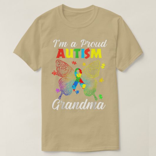 I'm A Proud Autism Grandma Puzzle Ribbon Butterfly Tシャツ (デザイン正面)