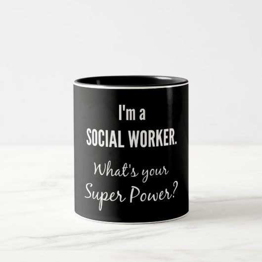 I'm a Social Worker. What's Your Super Power? ツートーンマグカップ (中央)