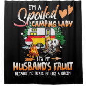 I'm A Spoiled Camping Lady Camper Pajamas シャワーカーテン (正面)