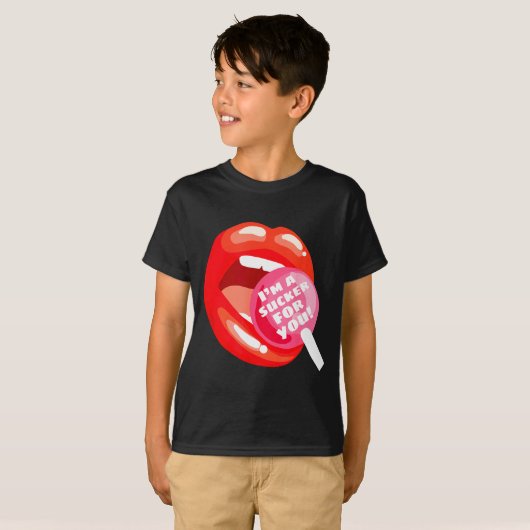 I'm A Sucker For You Red Lips Candy Lollip Valenti Tシャツ (正面フル)
