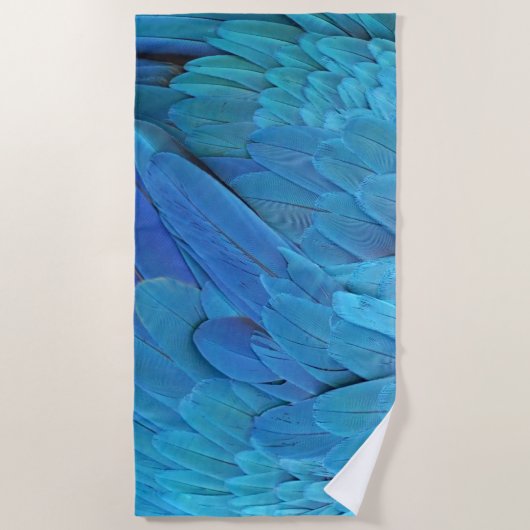 I'm blue - Macaw feathers ビーチタオル (正面)