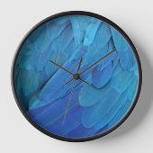 I'm blue - Macaw feathers 壁時計 (正面)