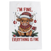 I'm Fine Everything is Fine Christmas Highland Cow ミディアムペーパーバッグ (正面)