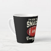 I'm Here For The Snacks And Commercials Football カフェラテマグ (左アングル)
