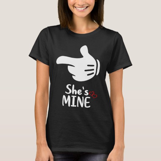 I'm Hers She's Mine Pair Couple  LGBTQ Tシャツ (正面)