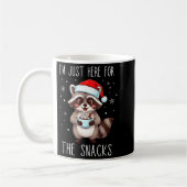I'm Just Here For The Snacks Christmas Raccoon コーヒーマグカップ (左)